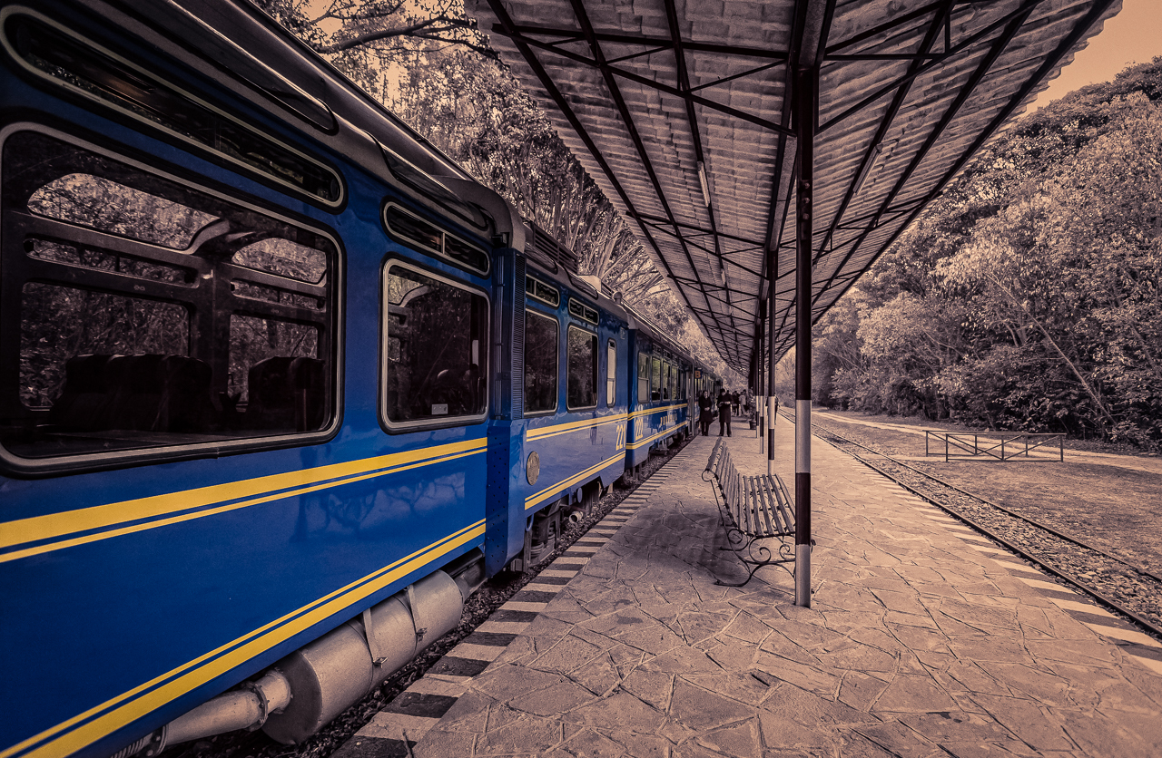 Peru Rail Train to Machu Picchu - Battered LuggageBattered Luggage